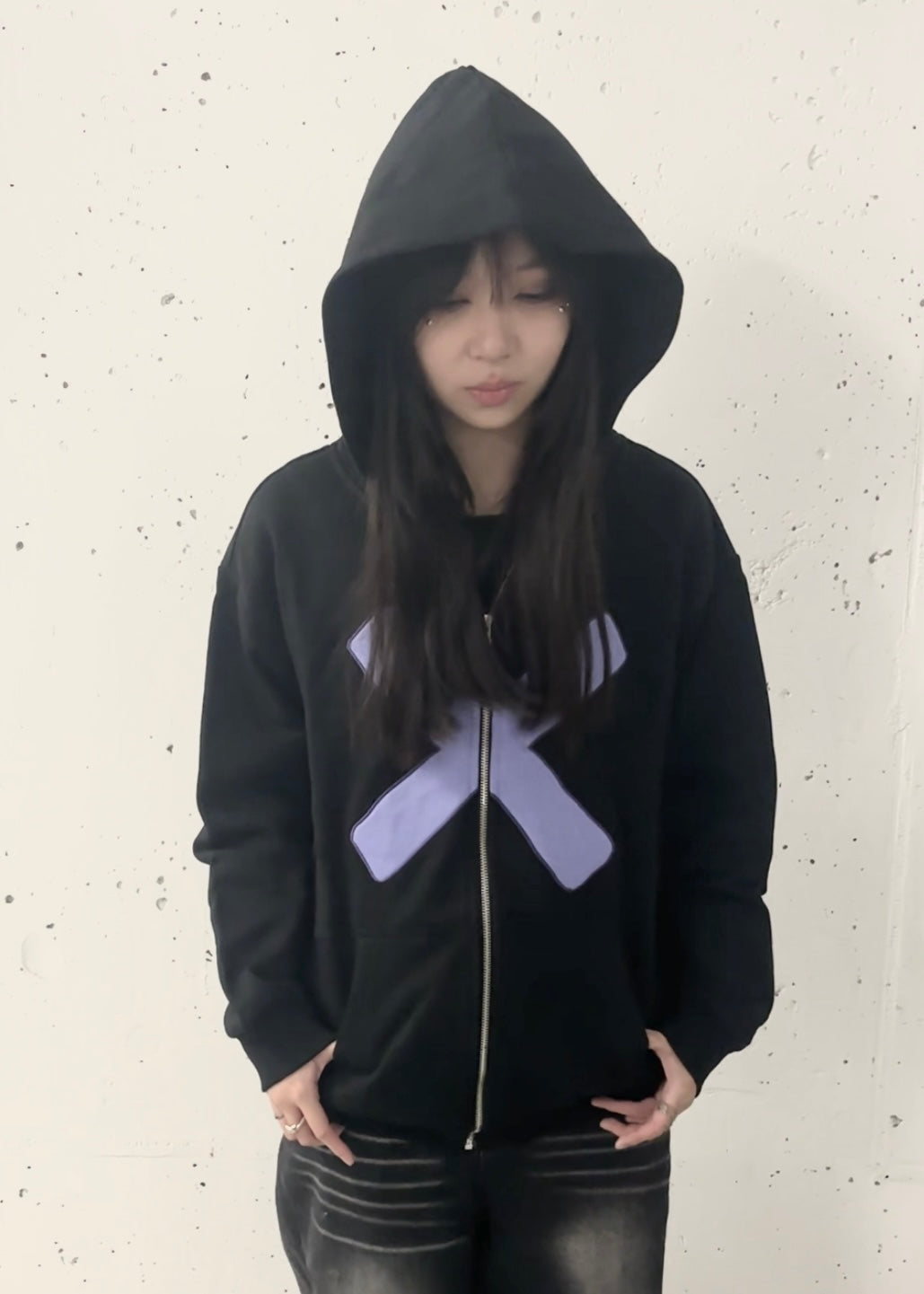 'Silent Voice' Zipup (Noir)