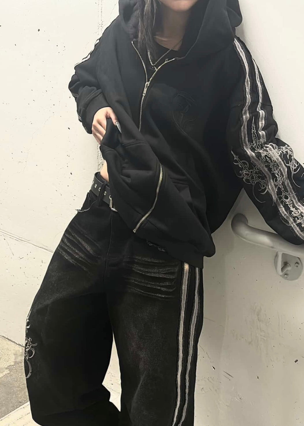 'Sigil' Zipup (Noir)